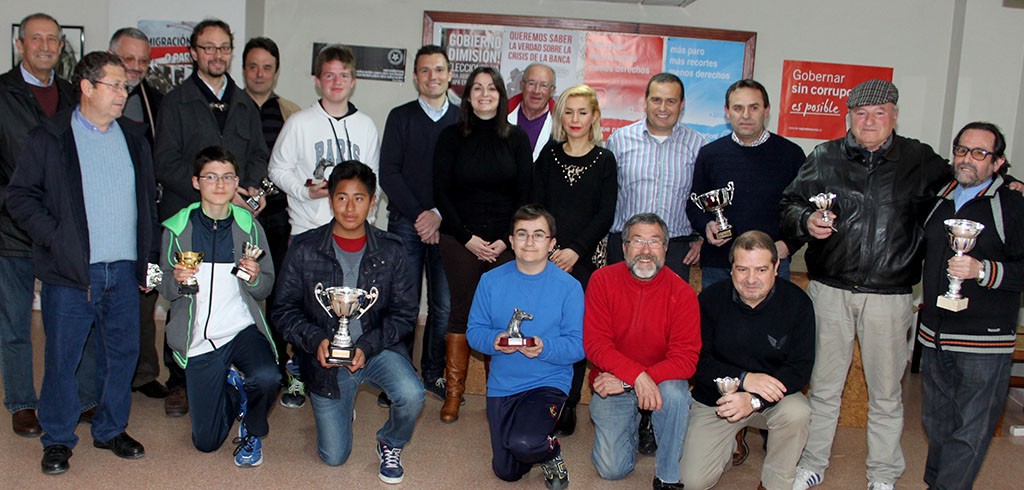 Foto de familia de los competidores del torneo, en la entrega de premios / P. Aguilera