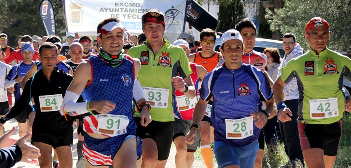 Los corredores dan inicio a la Tomillo Trail 2015 / Pedro Carbonell