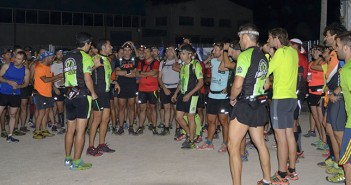 Participantes en la Trail Nocturna, a punto de partir el pasado año / I. Azorin