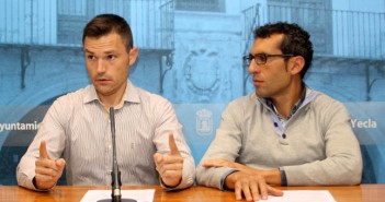 El edil de Deportes, Pedro Romero, y el Director del SMD, Paco Disla / P. Aguilera