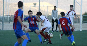 Instante del partido entre el Cadete A de la Sociedad y la selección Infantil / Álvaro Ayala