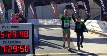 Rivera, llegando a meta en Finestrat / CFY