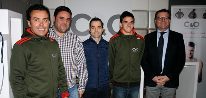 Ortuño y su equipo, en la presentación de 'Cabanes&Ortuño Sports / Á. Ayala