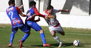 Instante del partido en El Morao / J. Ramón Martínez