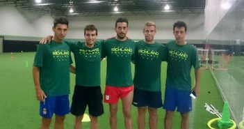 Lalo, en el centro de la imagen, junto a algunos de sus compañeros