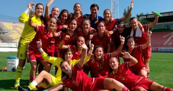 La plantilla Sub'17, celebrando la victoria ante Italia / rfef.es