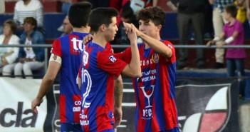 Gil y Navarro celebran el gol ante la Minera el pasado domingo / I. Azorín