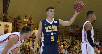 'Chumi' durante el amistoso ante el CAI en Yecla el pasado septiembre / I. Azorín