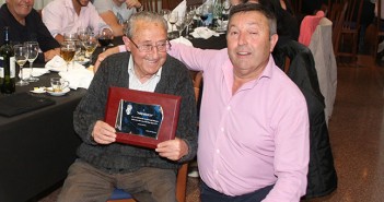 Miguelico y Pedro Romero, durante el homenaje en el 2015 / Archivo