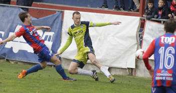 Elías, anotando el 2-1 ante el Churra / I. Azorín